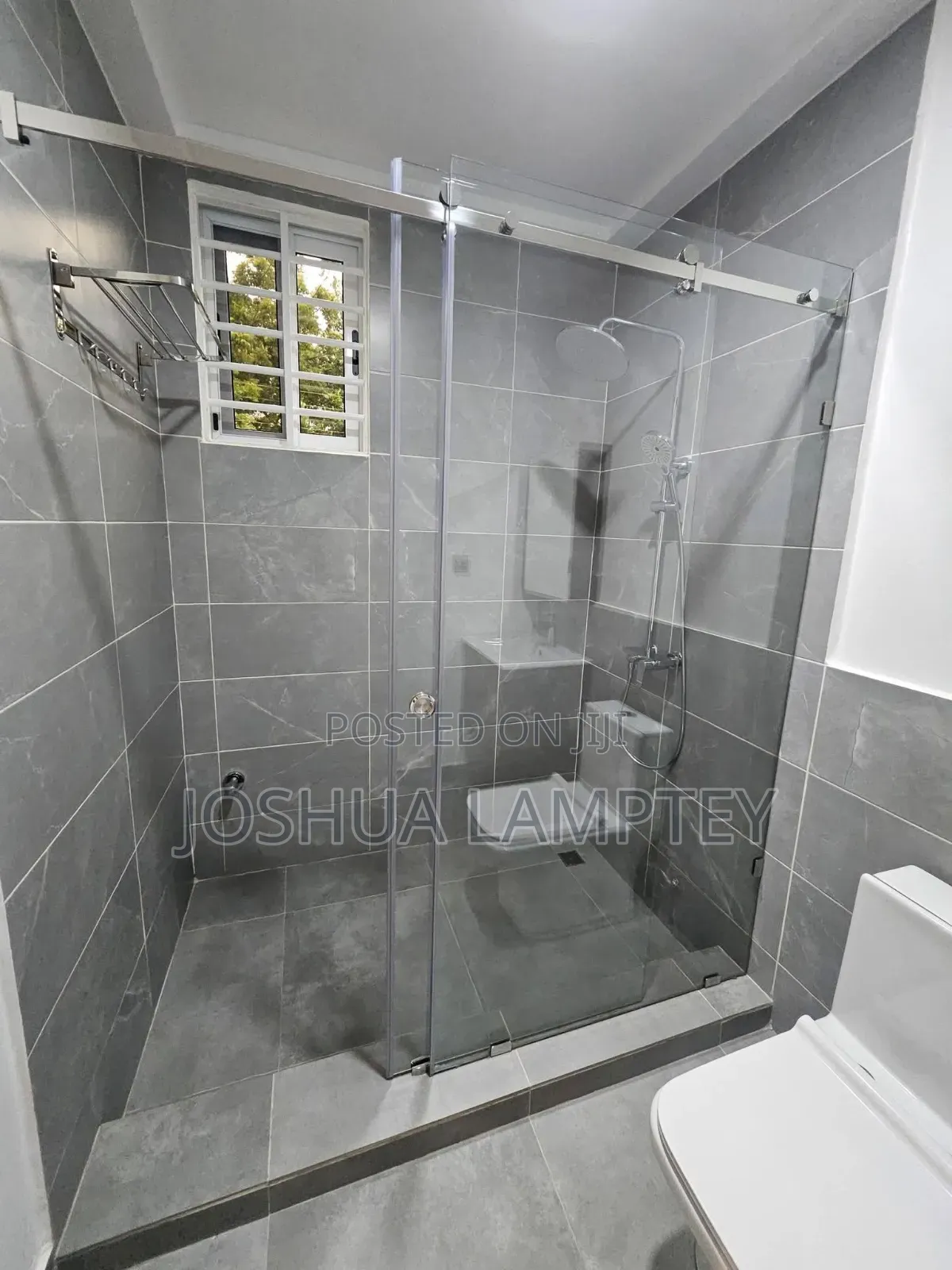 3bdrm House in Adenta Amrahia, Frafraha for sale