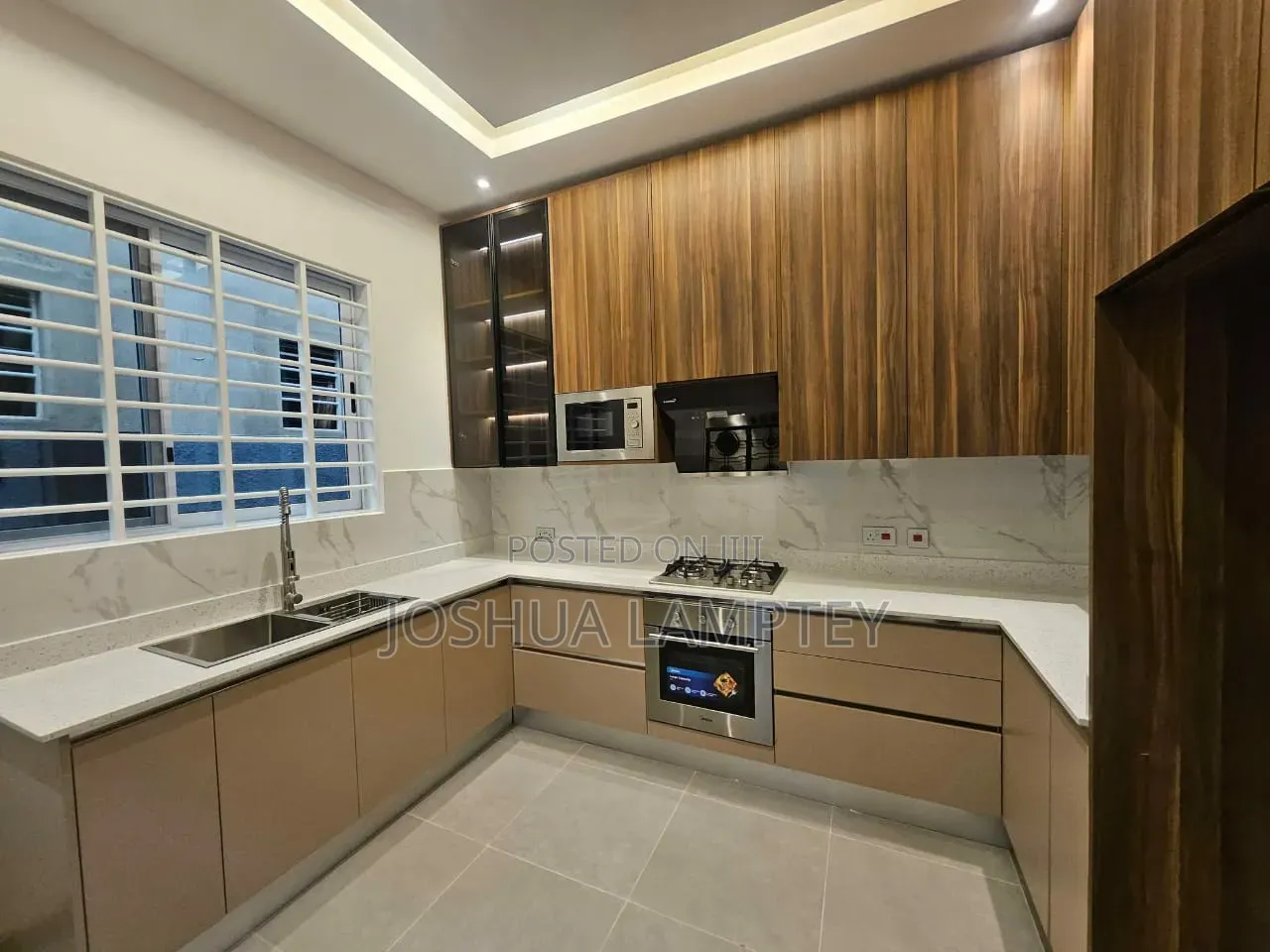 3bdrm House in Adenta Amrahia, Frafraha for sale