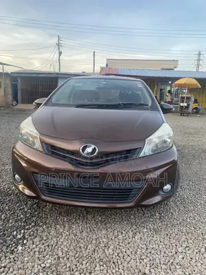 Toyota Vitz 1.3 FWD 5dr 2014 Brown