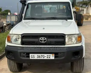 Toyota Land Cruiser 2016 Gray
