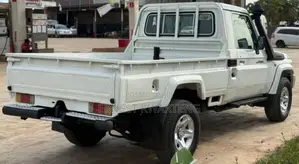 Toyota Land Cruiser 2016 Gray