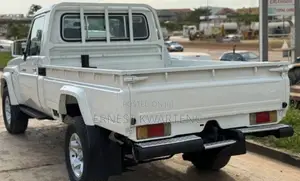 Toyota Land Cruiser 2016 Gray