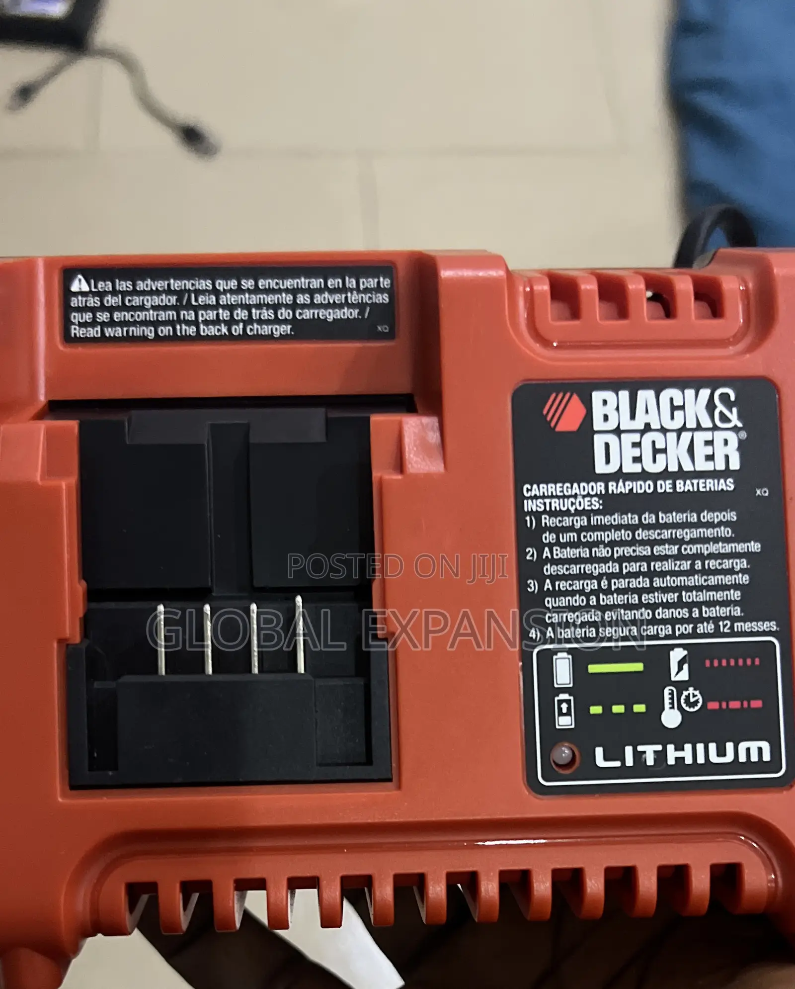 Black Decker. Lithium Charger.