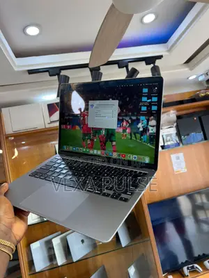 Laptop Apple MacBook Air 2020 8GB Intel Core i3 SSD 256GB