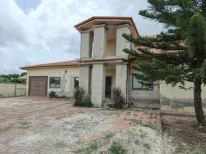 4bdrm House in Abrem Nwamasi., Kwabre for sale