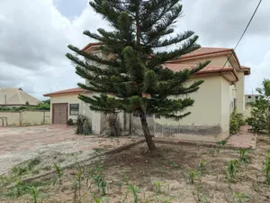 4bdrm House in Abrem Nwamasi., Kwabre for sale