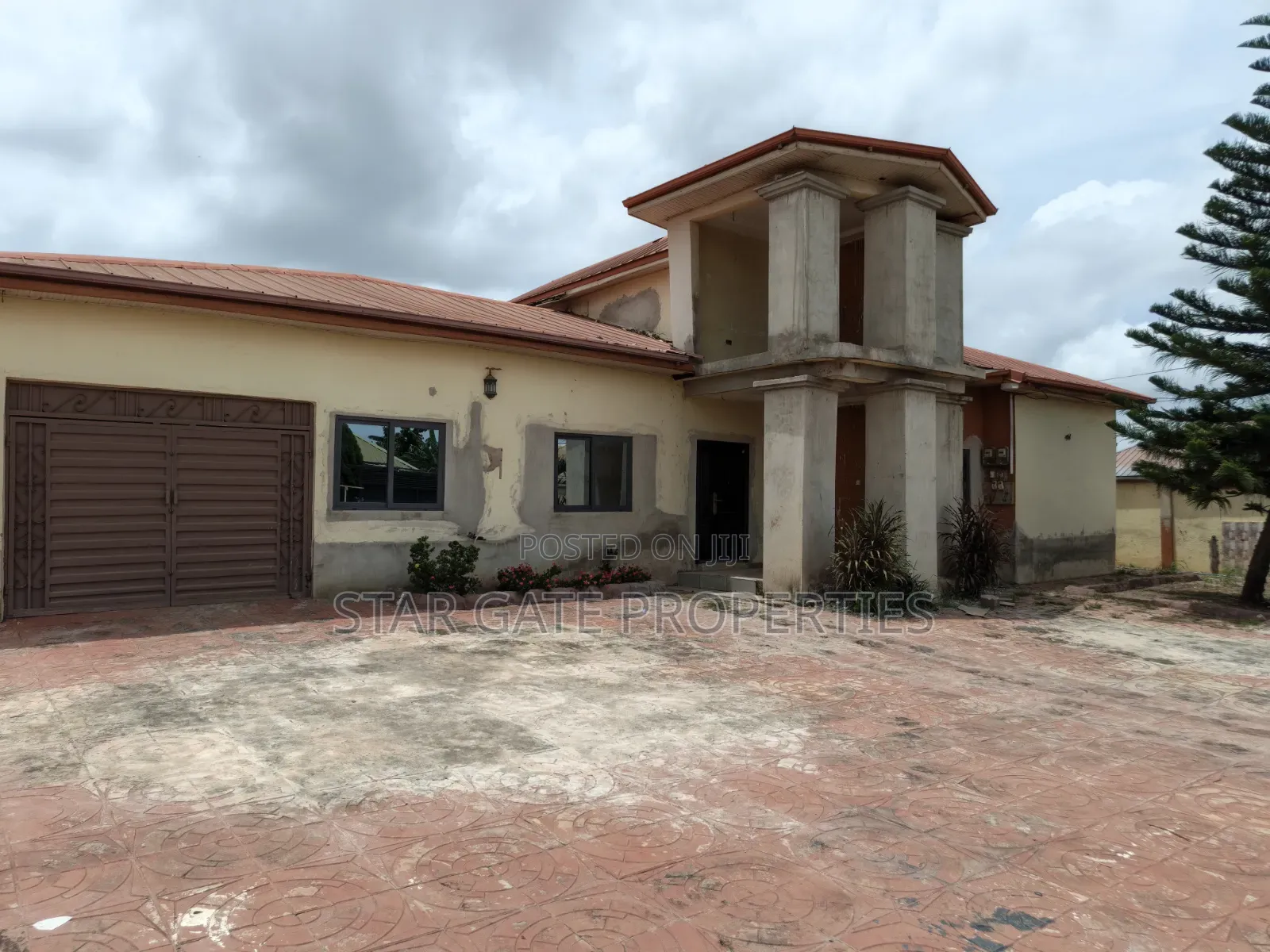4bdrm House in Abrem Nwamasi., Kwabre for sale