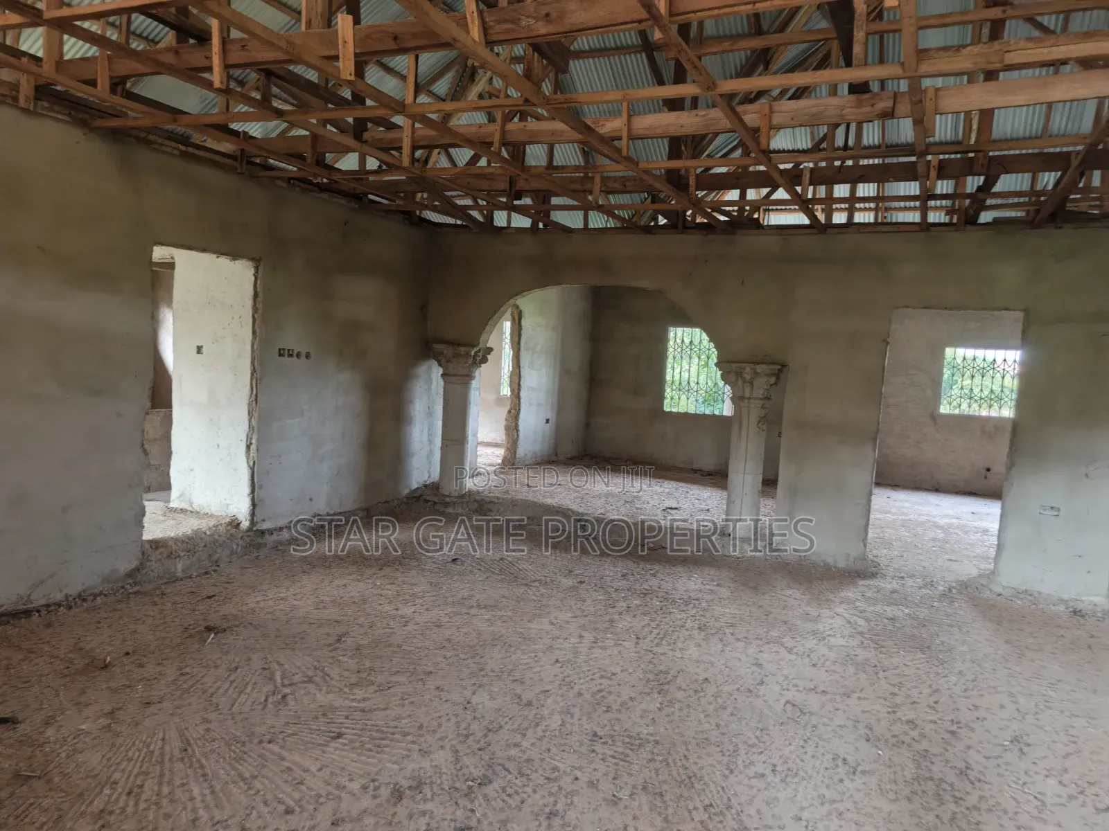 7bdrm House in Krobo , Near Kenyasi, Kumasi Metropolitan for sale