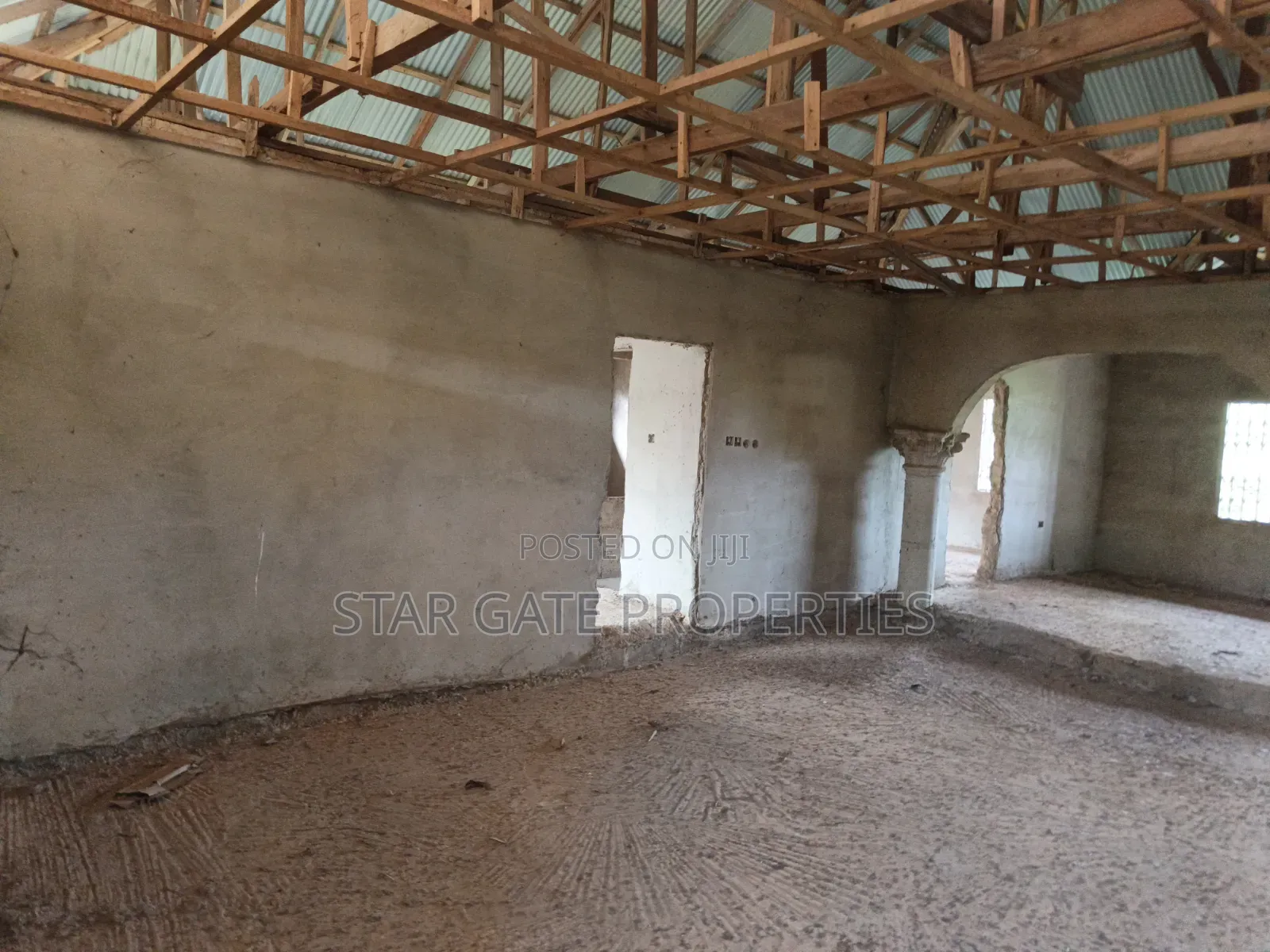 7bdrm House in Krobo , Near Kenyasi, Kumasi Metropolitan for sale