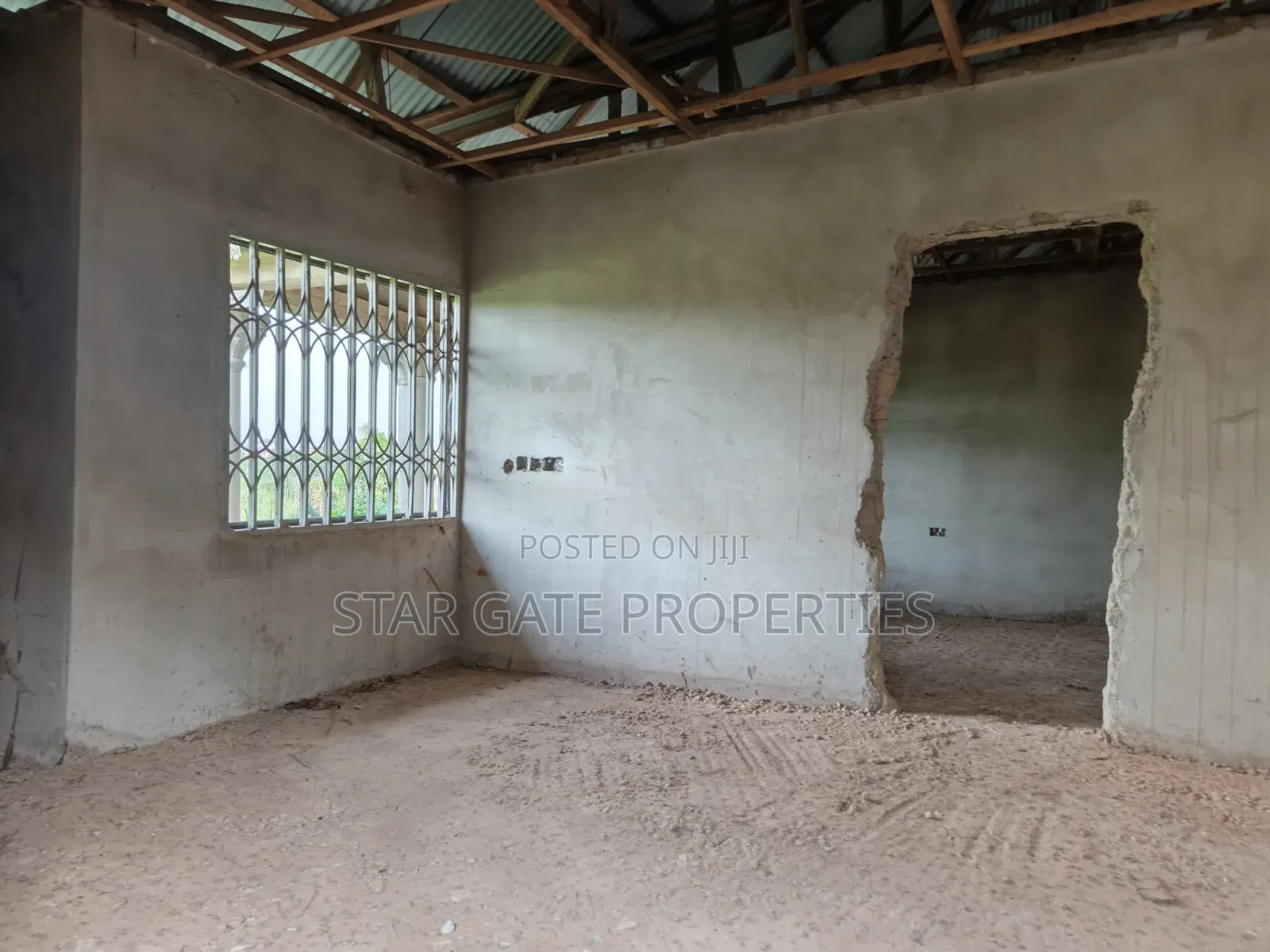 7bdrm House in Krobo , Near Kenyasi, Kumasi Metropolitan for sale