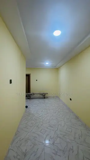 3bdrm Apartment in Sefdard Properties, Manet Junction for rent