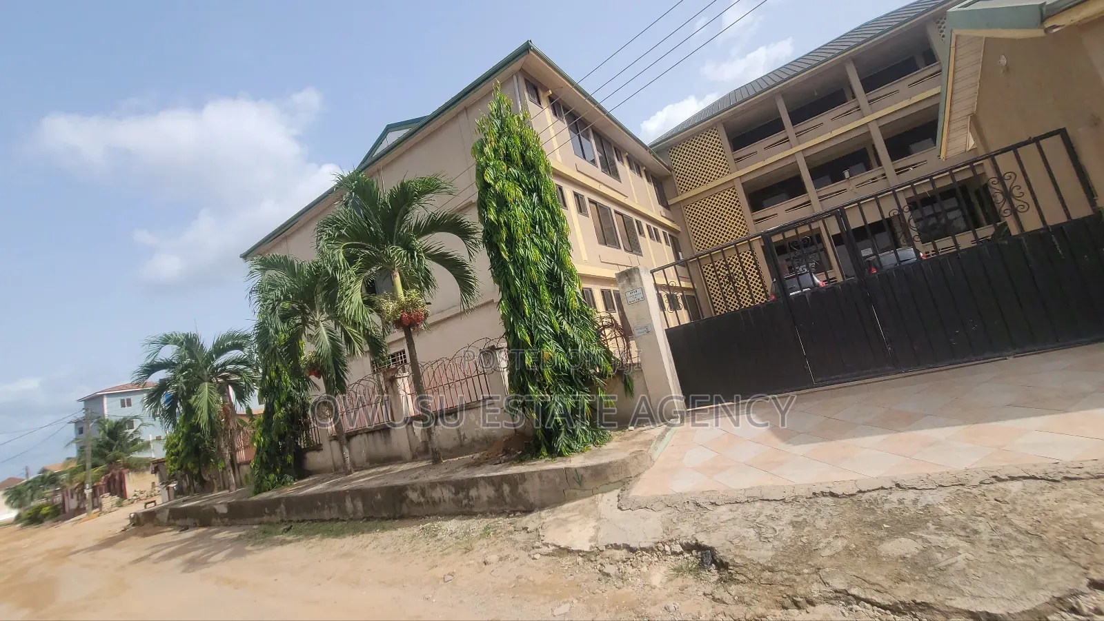 20bdrm Townhouse/Terrace in Ayeduase Near Knust, Kumasi Metropolitan