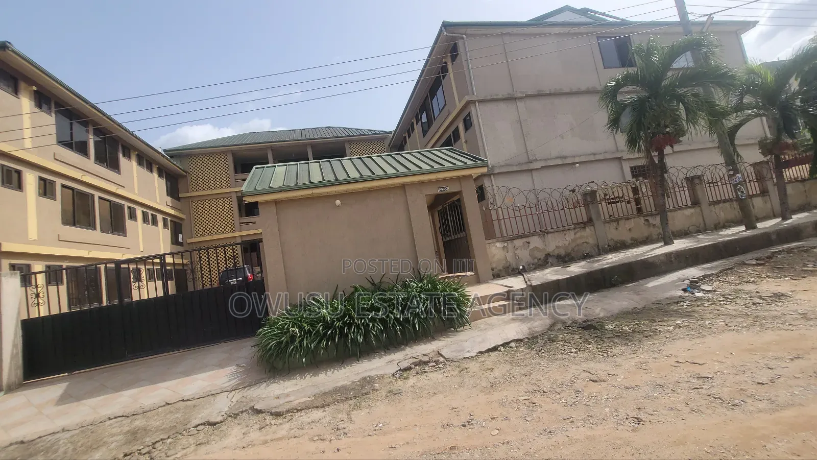 20bdrm Townhouse/Terrace in Ayeduase Near Knust, Kumasi Metropolitan