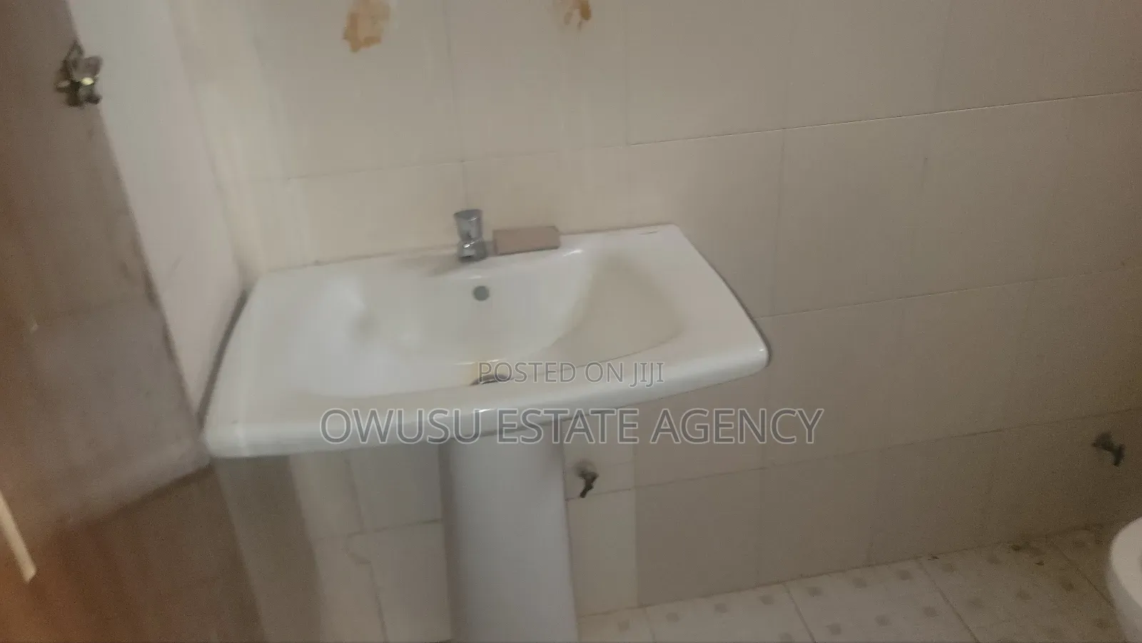 20bdrm Townhouse/Terrace in Ayeduase Near Knust, Kumasi Metropolitan