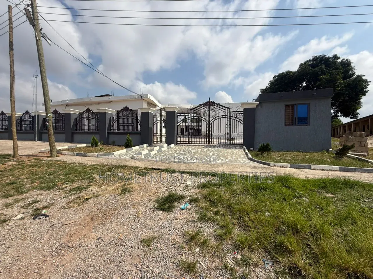 20bdrm Apartment in Kumasi Boadi for sale