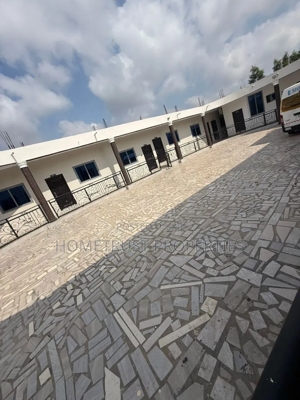 20bdrm Apartment in Kumasi Boadi for sale