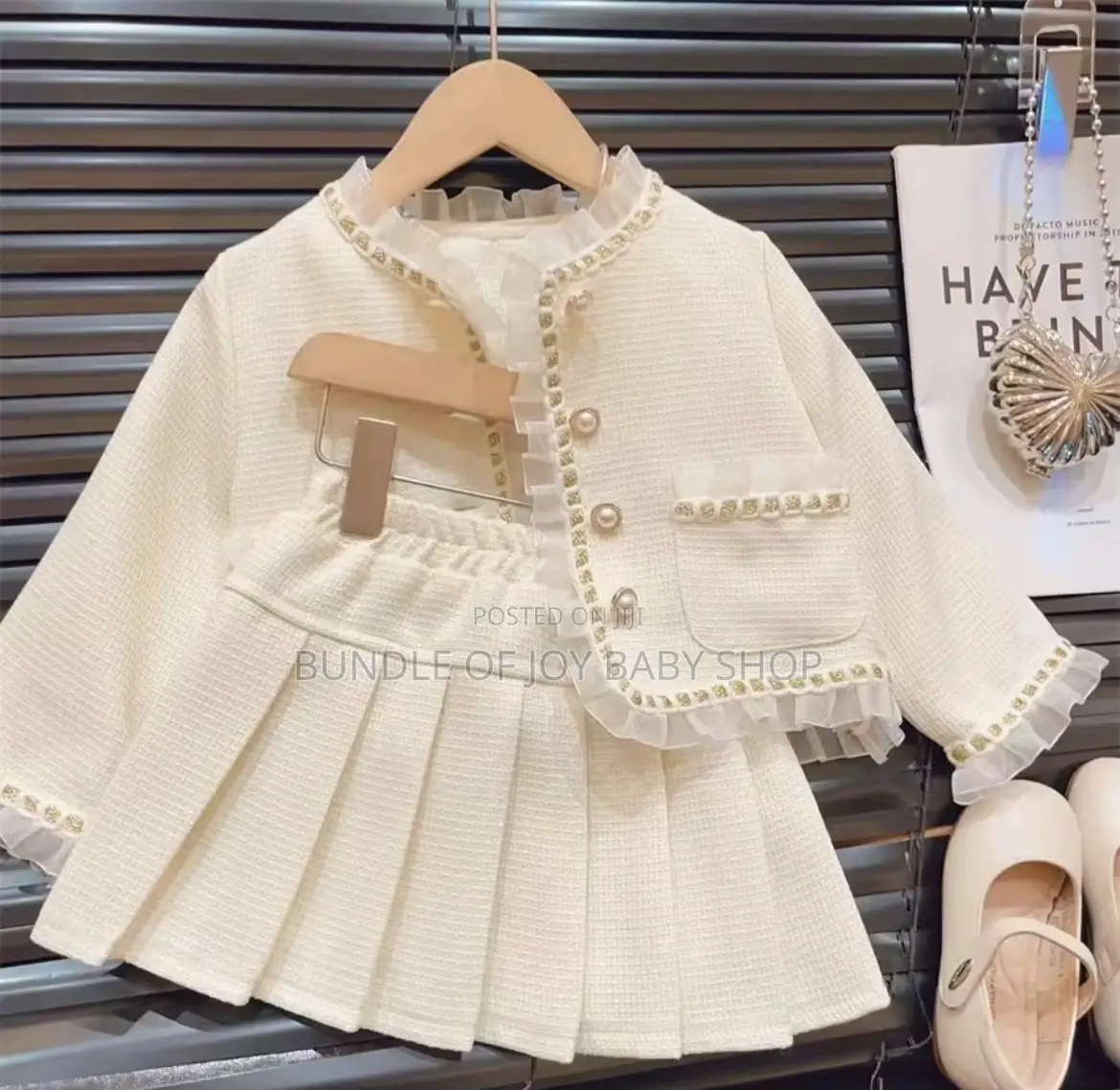 Elegant White Girls' Two-Piece Outfit With Jacket and Skirt