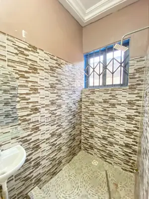 2bdrm Apartment in University Area, Lake Side Estate for rent