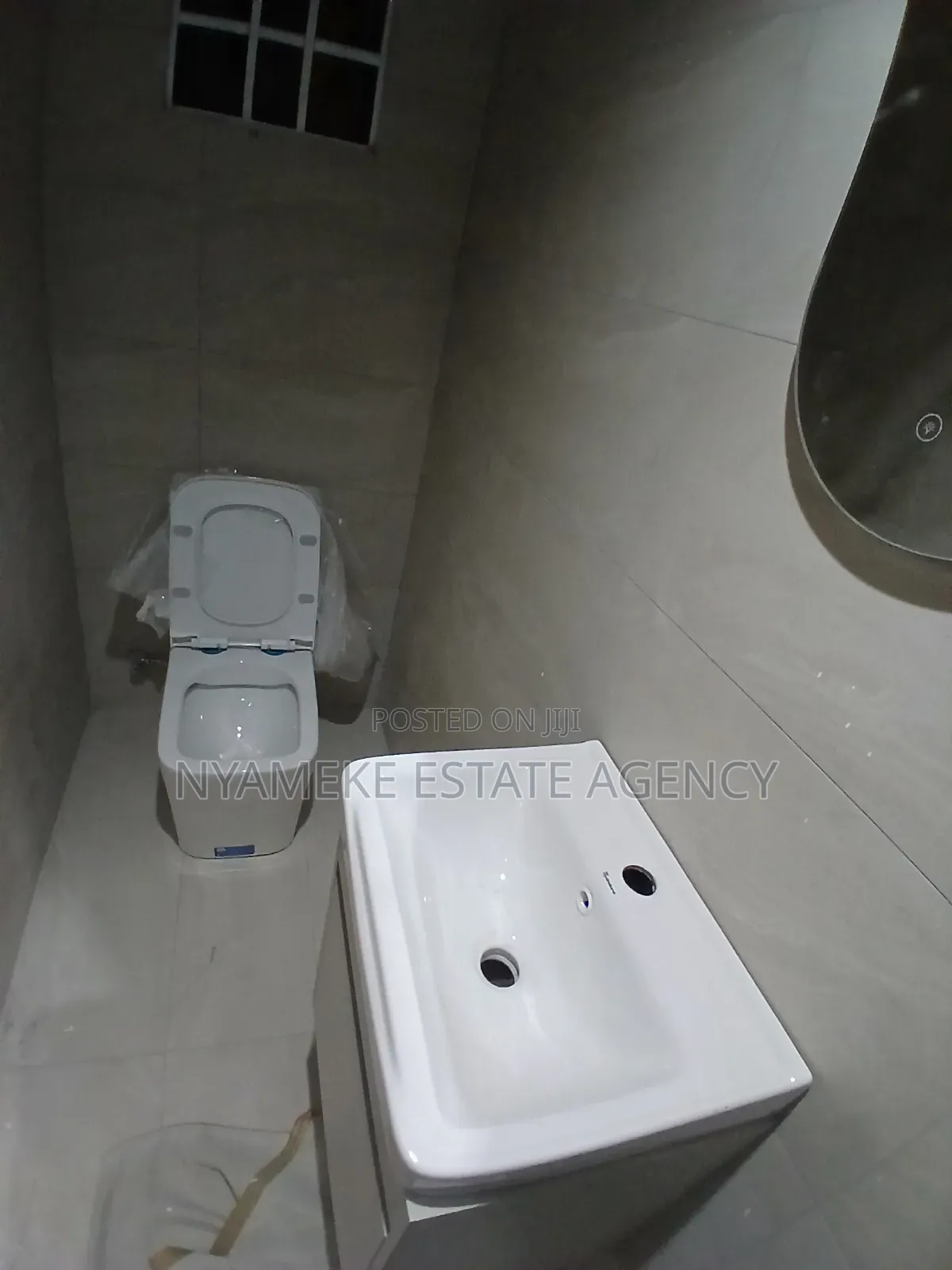 4bdrm Duplex in Kofi Ni Ama, Exhibition for sale