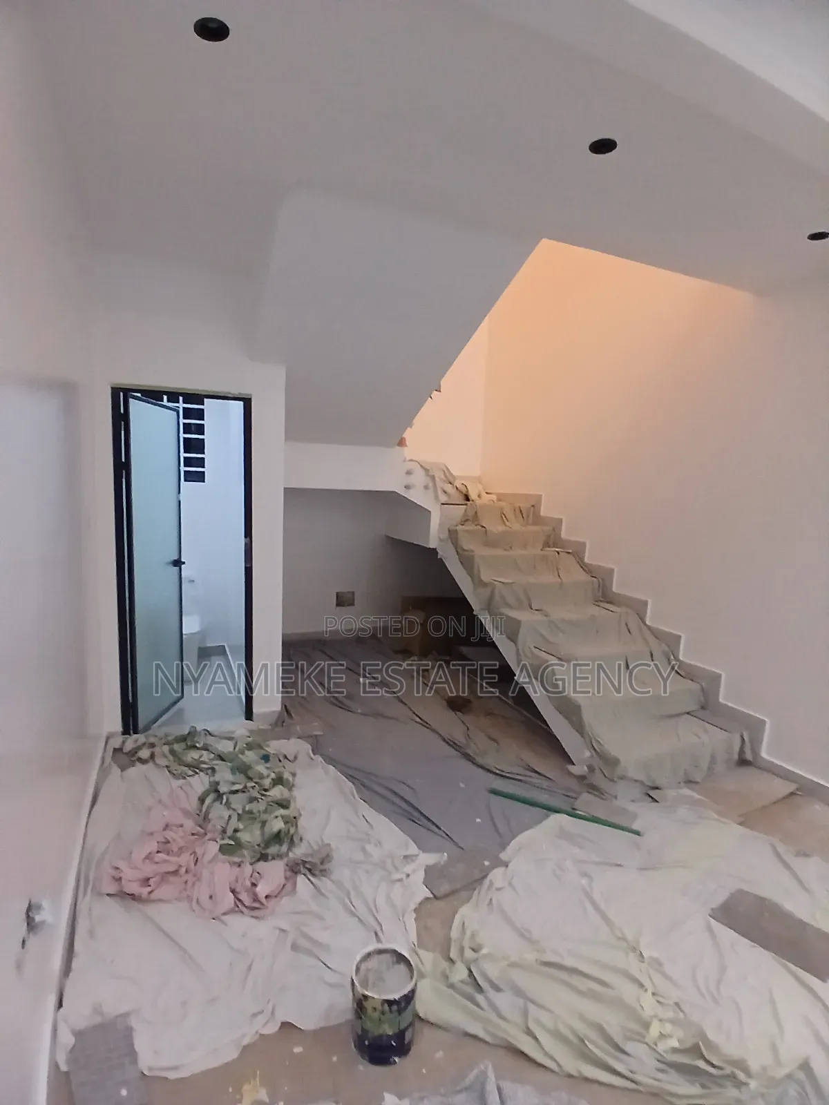 4bdrm Duplex in Kofi Ni Ama, Exhibition for sale