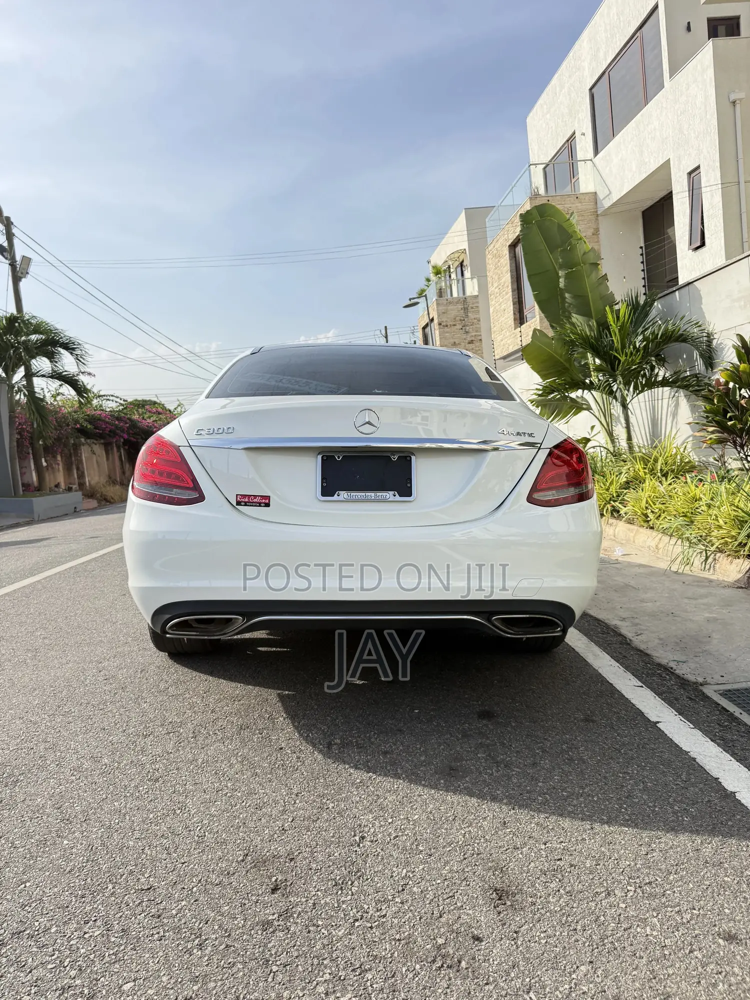 Mercedes-Benz C300 Luxury Sedan RWD (2.0L 4cyl 7A) 2017 White