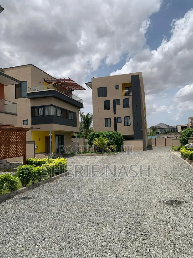 2bdrm Penthouse in Oyarifa Abokobi Road, Accra Metropolitan for sale