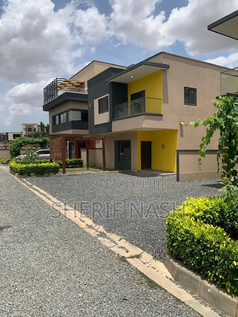 2bdrm Penthouse in Oyarifa Abokobi Road, Accra Metropolitan for sale