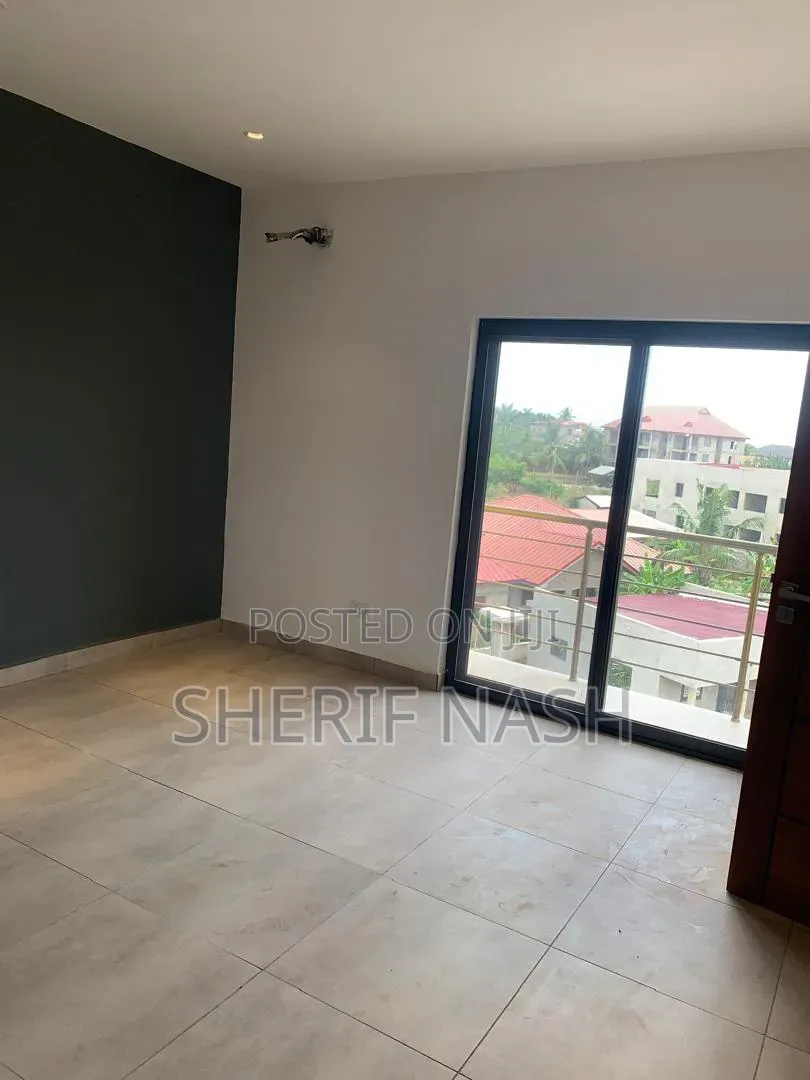 2bdrm Penthouse in Oyarifa Abokobi Road, Accra Metropolitan for sale