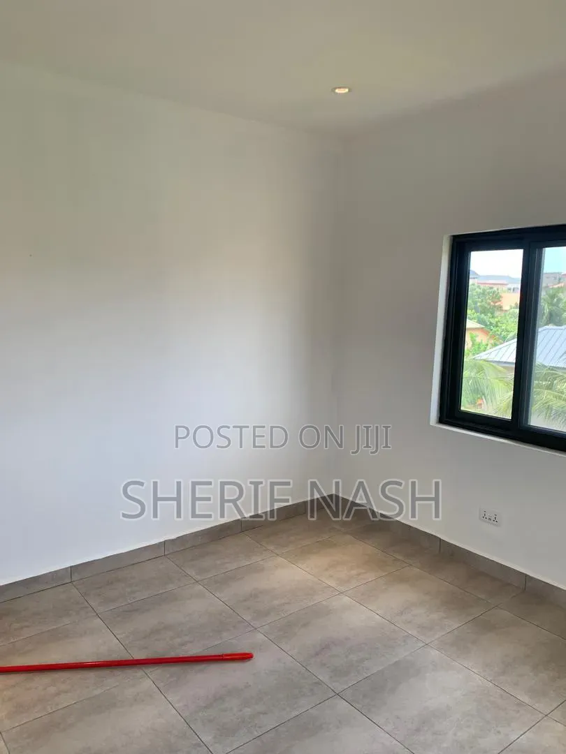 2bdrm Penthouse in Oyarifa Abokobi Road, Accra Metropolitan for sale