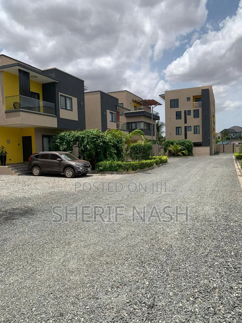 2bdrm Penthouse in Oyarifa Abokobi Road, Accra Metropolitan for sale