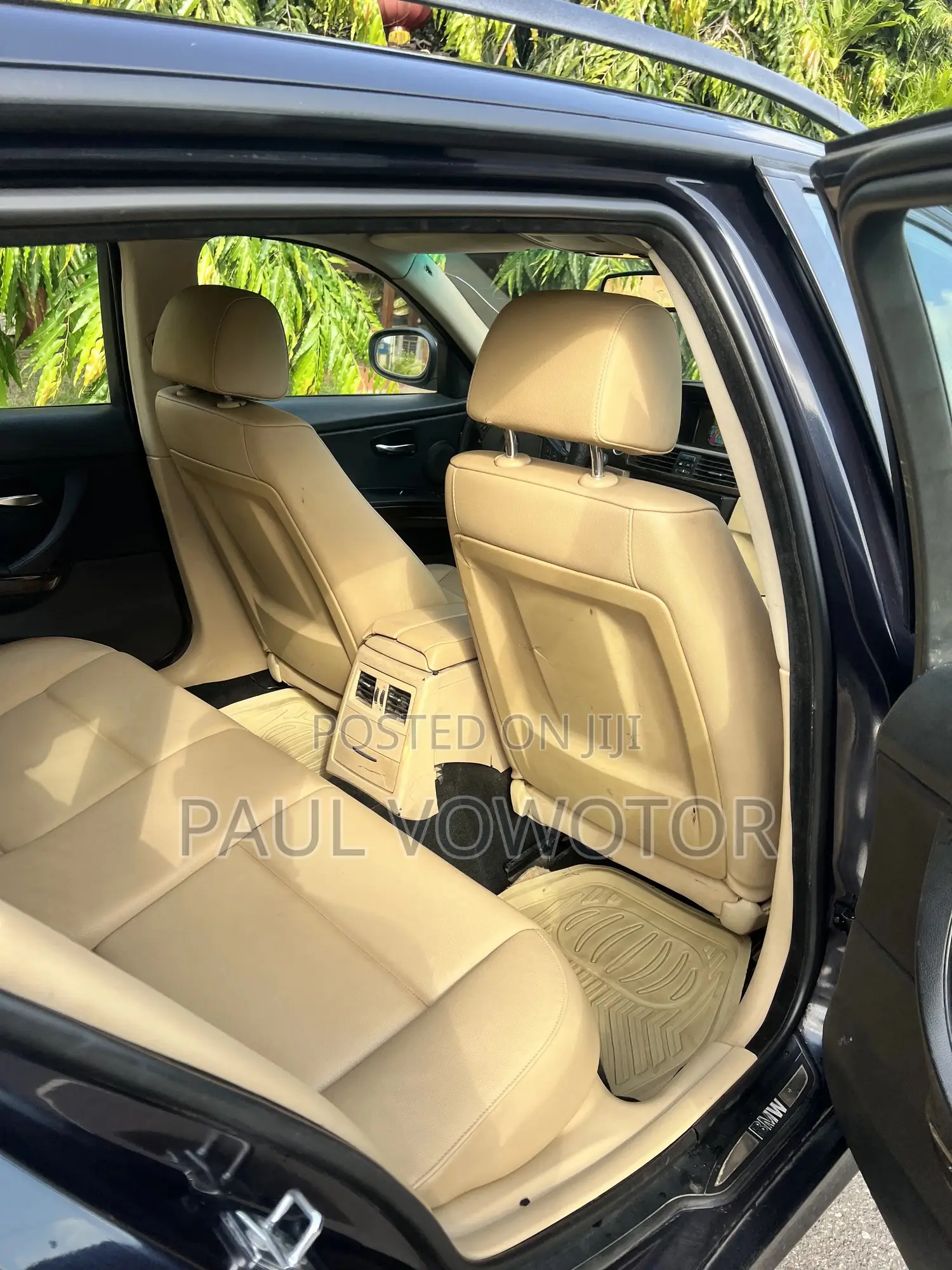BMW 320i Wagon RWD 2010 Blue