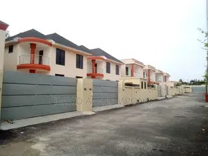 5bdrm House in Jadeite Estate, A&C Mall Area for sale