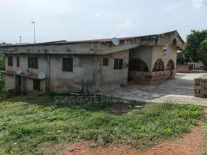 15bdrm House in Kronum., Kumasi Metropolitan for sale