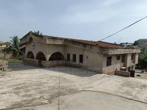 15bdrm House in Kronum., Kumasi Metropolitan for sale