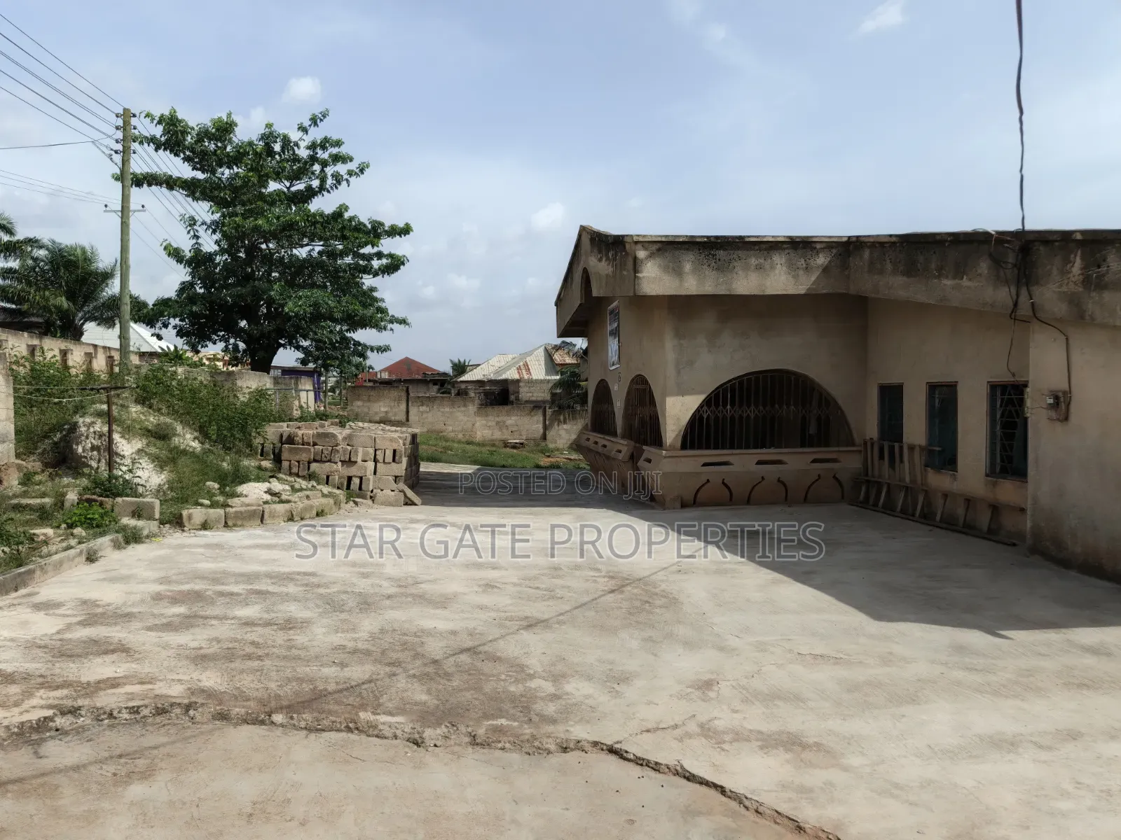 15bdrm House in Kronum., Kumasi Metropolitan for sale