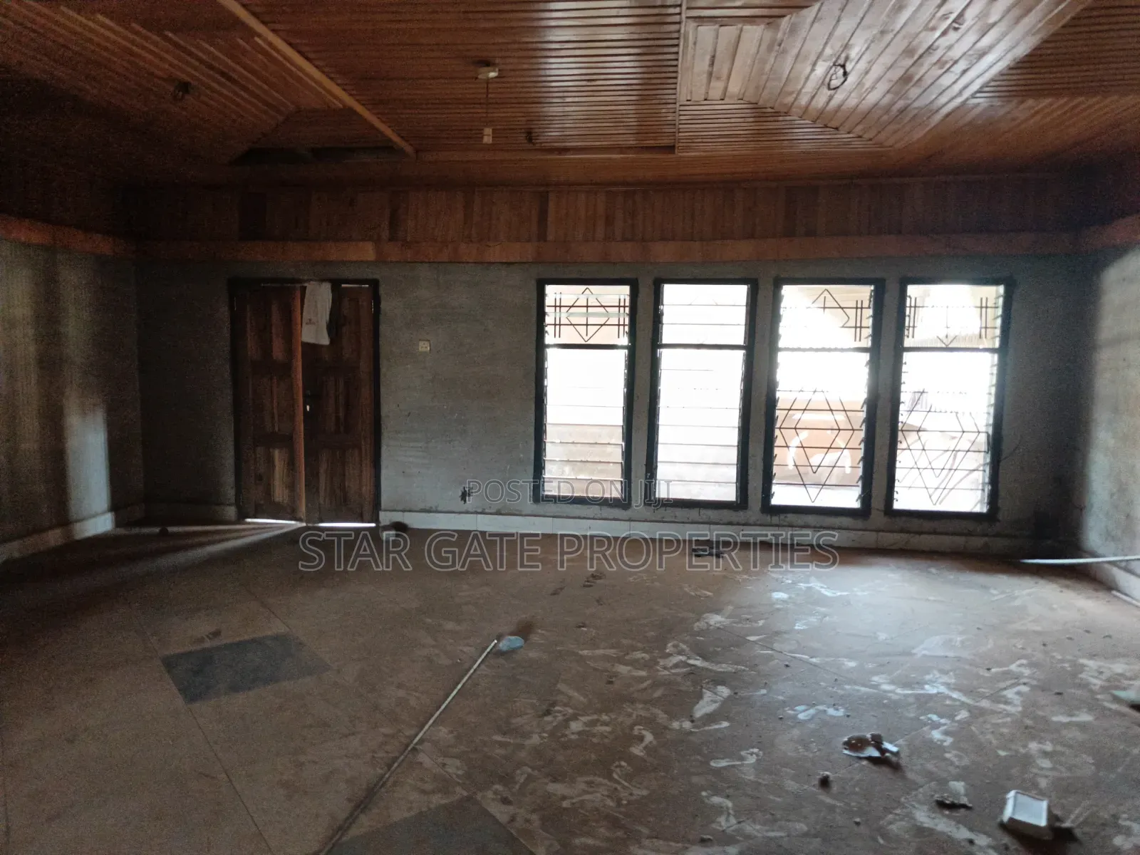 15bdrm House in Kronum., Kumasi Metropolitan for sale