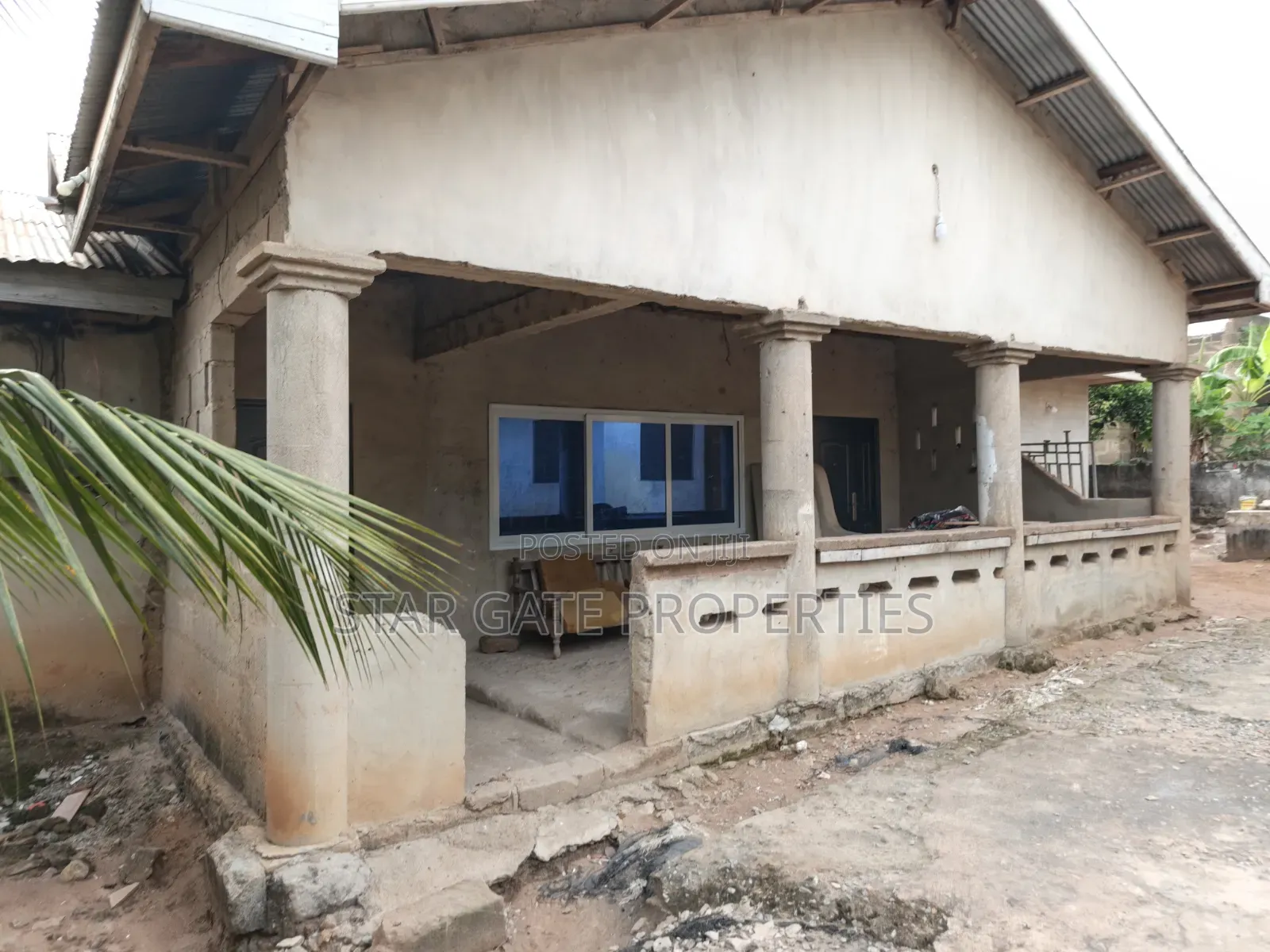 7bdrm House in Kotei, Kumasi Metropolitan for sale
