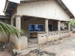 7bdrm House in Kotei, Kumasi Metropolitan for sale