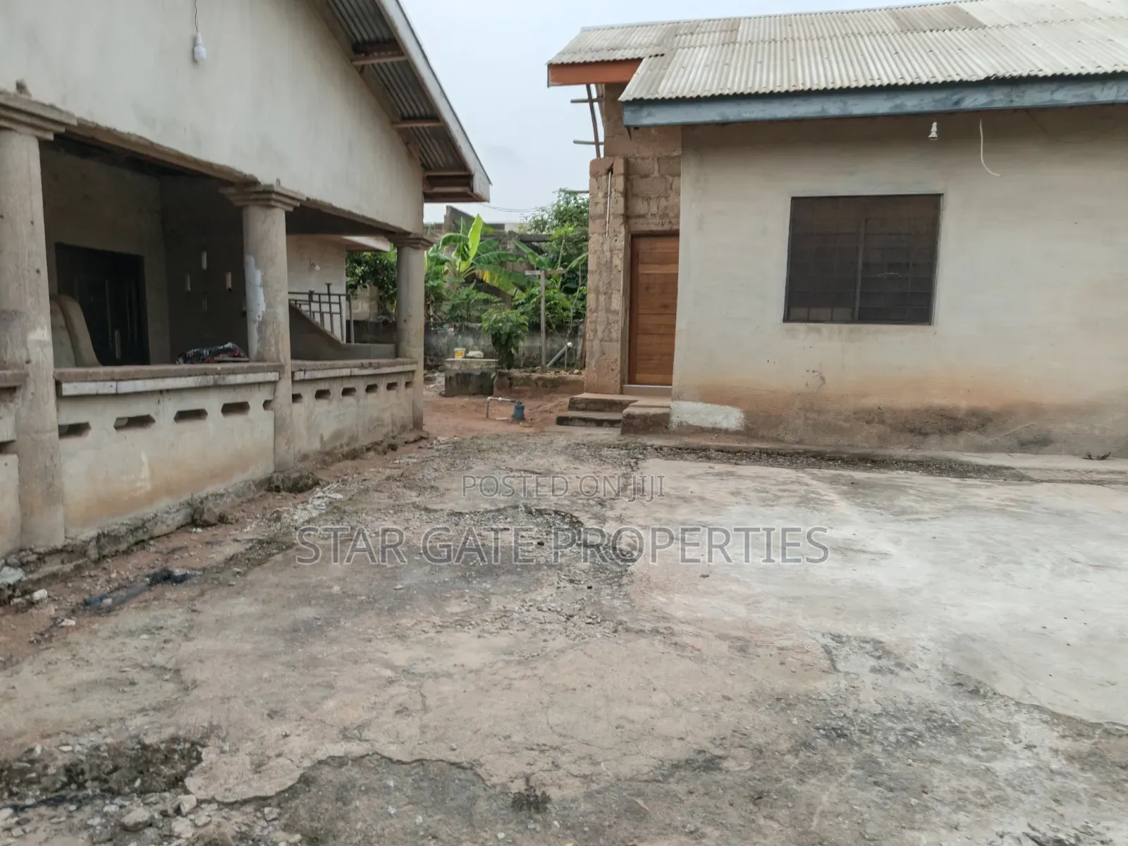 7bdrm House in Kotei, Kumasi Metropolitan for sale