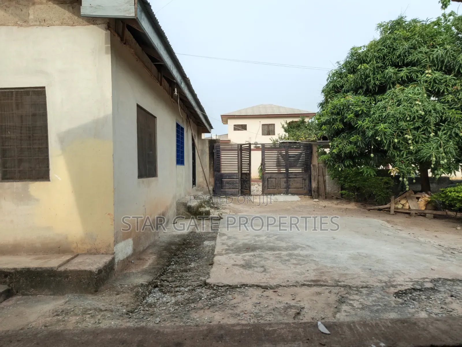 7bdrm House in Kotei, Kumasi Metropolitan for sale