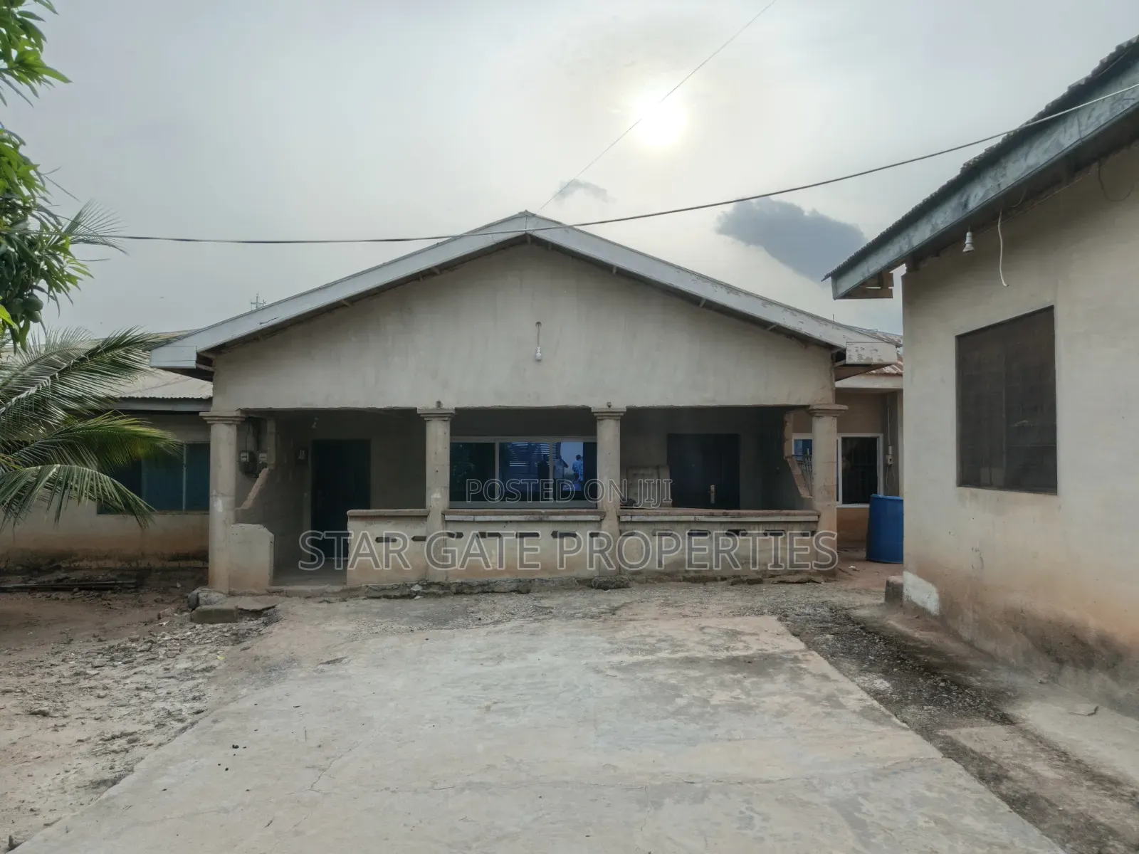 7bdrm House in Kotei, Kumasi Metropolitan for sale