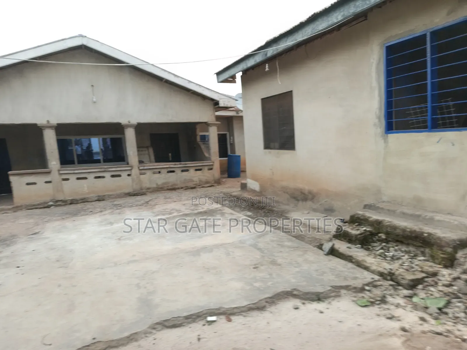 7bdrm House in Kotei, Kumasi Metropolitan for sale