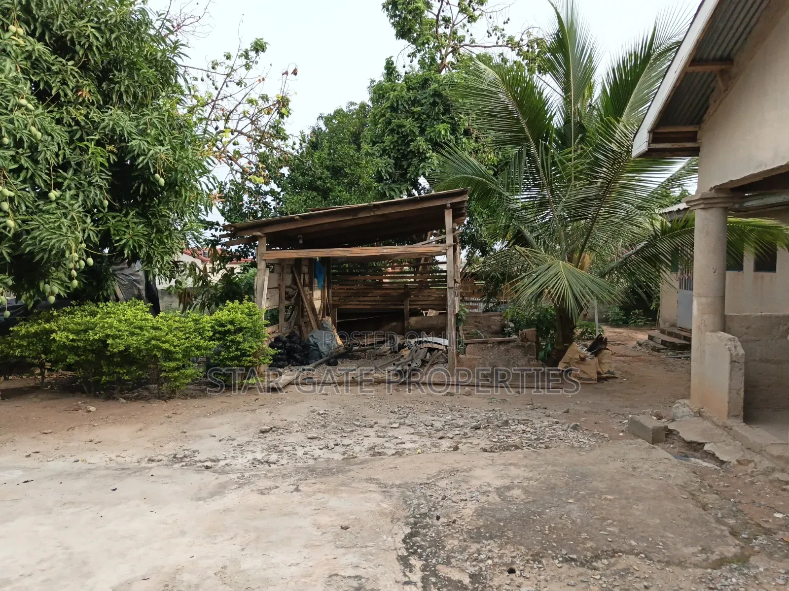 7bdrm House in Kotei, Kumasi Metropolitan for sale