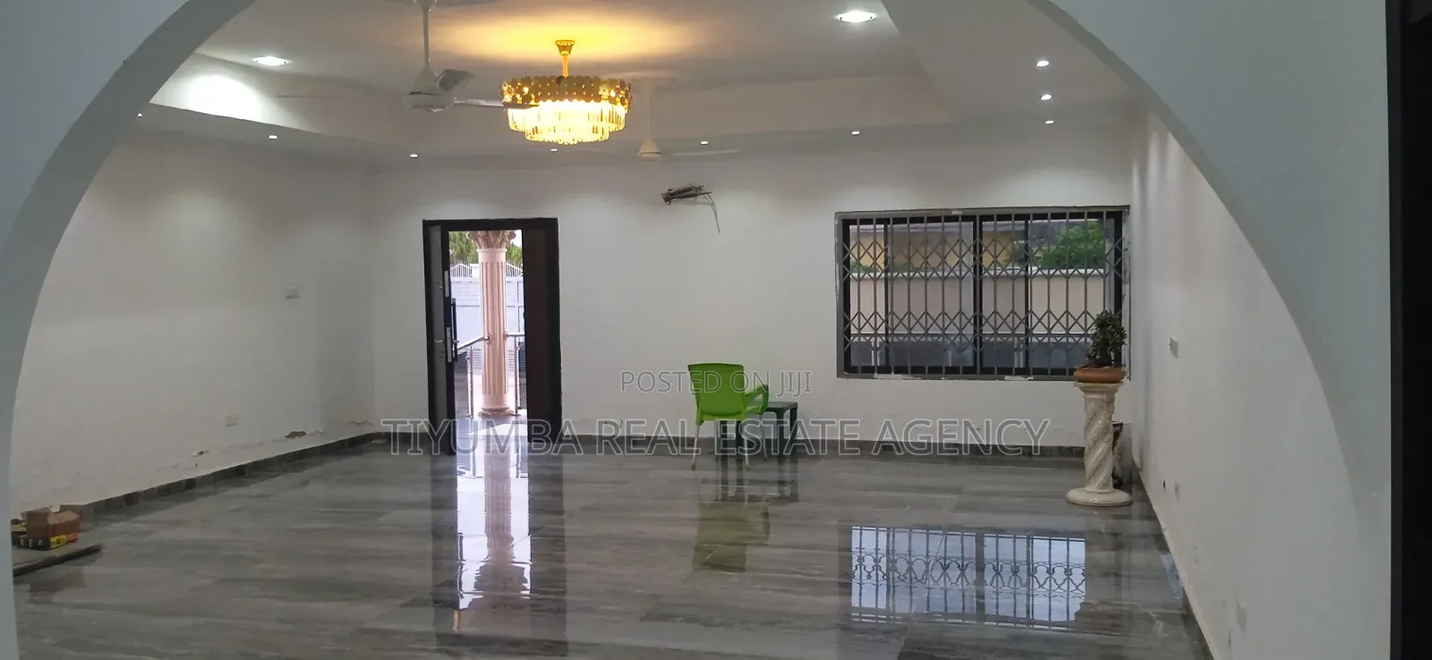 7bdrm House in Tiyumba Real Estate, Pillar 2 for rent