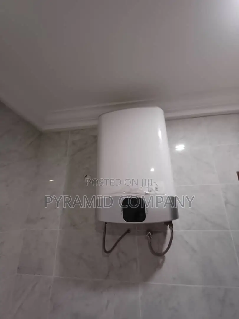 Furnished 7bdrm Mansion in Ofankor Barrier for sale