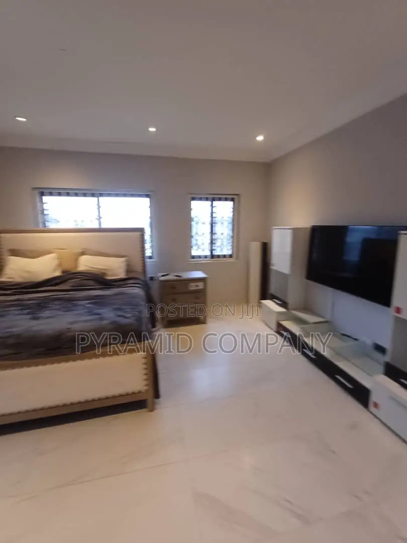 Furnished 7bdrm Mansion in Ofankor Barrier for sale