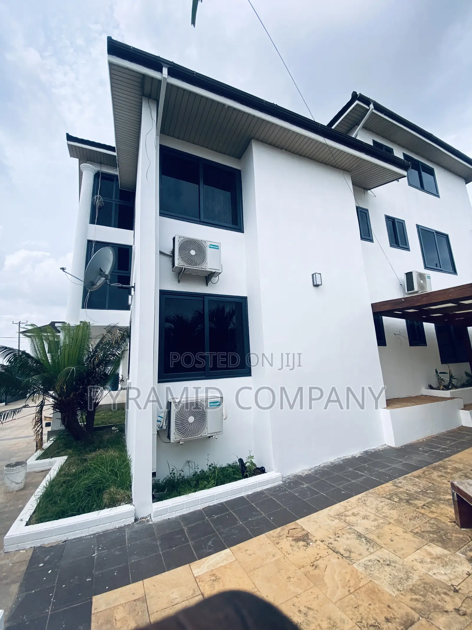 Furnished 7bdrm Mansion in Ofankor Barrier for sale