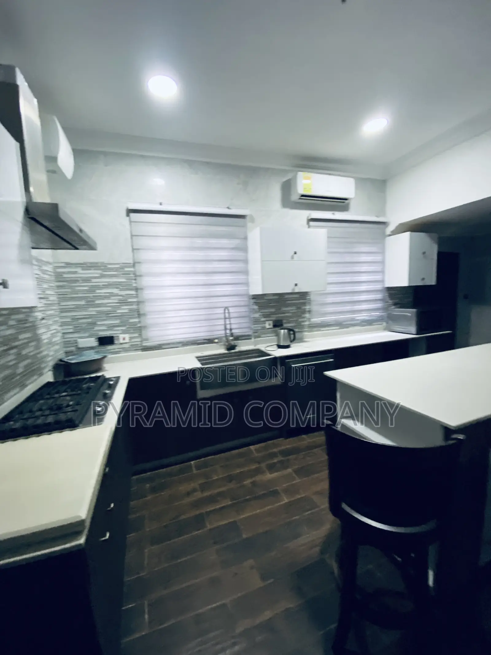 Furnished 7bdrm Mansion in Ofankor Barrier for sale
