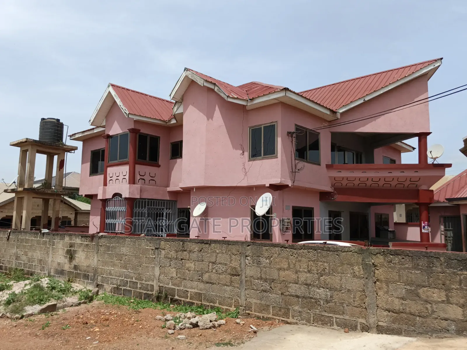 8bdrm House in Kronum Bonsie, Kumasi Metropolitan for sale