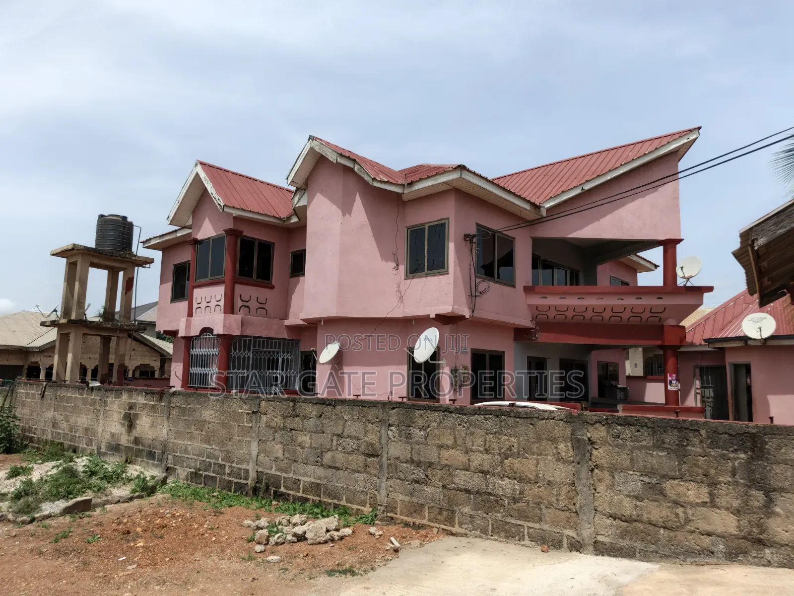 8bdrm House in Kronum Bonsie, Kumasi Metropolitan for sale